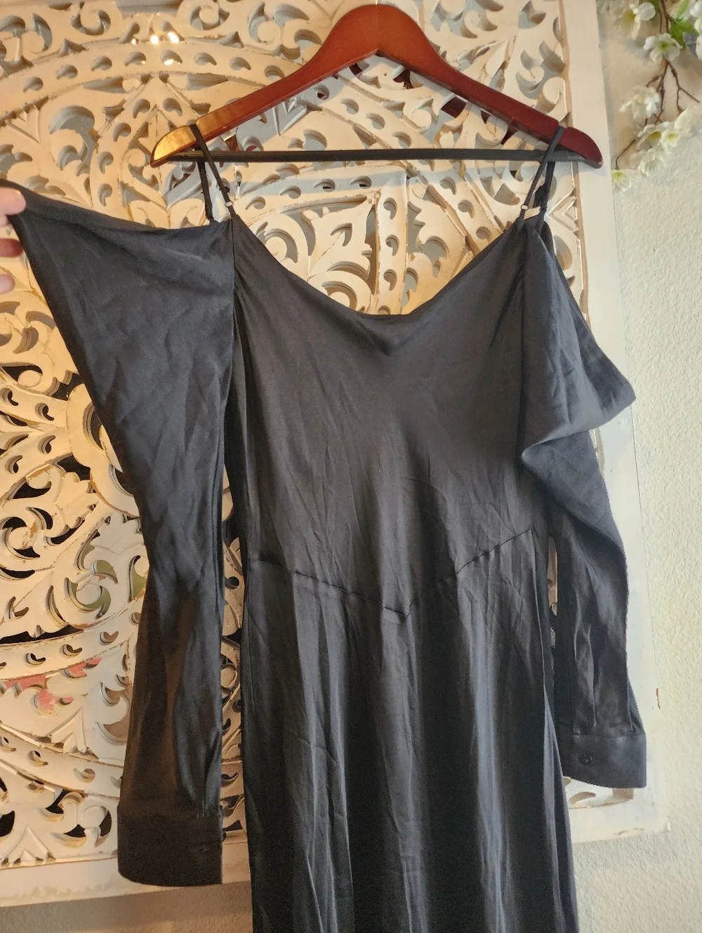 L'AGENCE JUNIPER COLD SHOULDER GOWN NWT SILKY MERMAID SILHOUETTE SZ 6 RP $524.00 - Picture 14 of 14